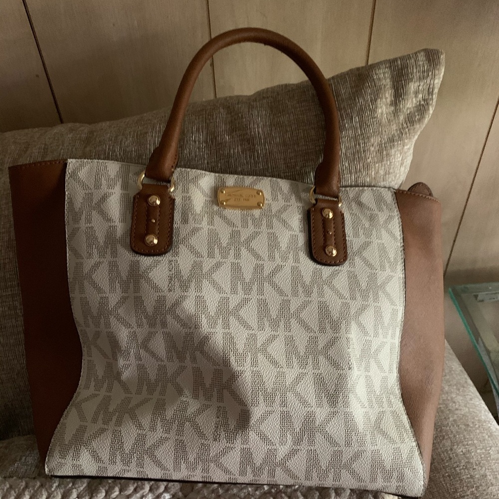 Mk purse